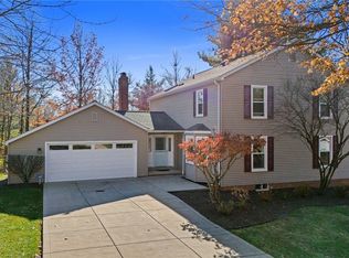 32480 N Burr Oak Dr, Solon, OH 44139