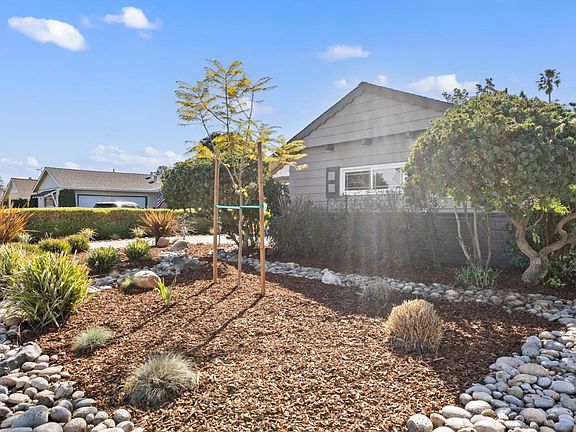 2nd image of 3304 Lindenoaks Dr