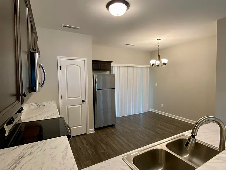 206 Alexa Pl — Photo 5