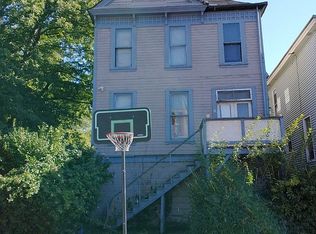8 Vermont St, Wheeling, WV 26003