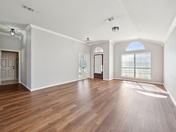 4th image of 645 Saint Eric Dr