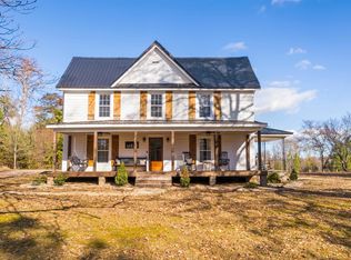 825 S Shamrock Ave, Landrum, SC 29356