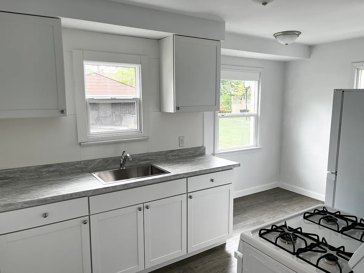 Building Photo - 4005 E 188th St