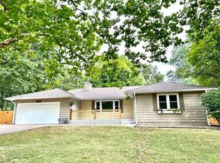 1030 SW Meadow Ln, Topeka, KS 66604