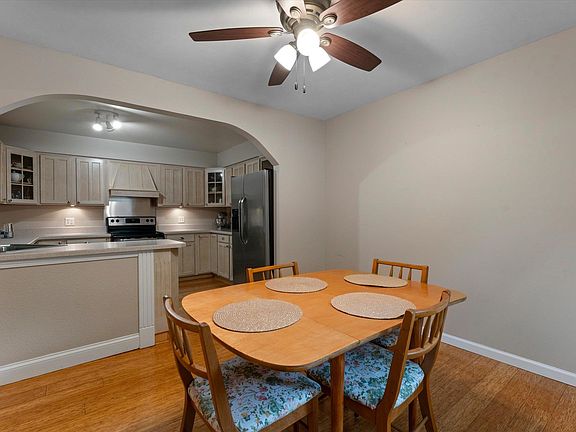 4th image of 2500 Topsfield Rd APT 703
