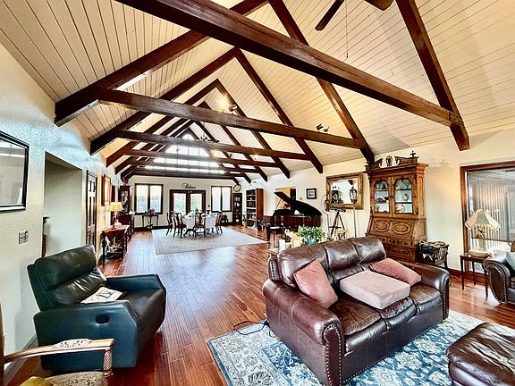 4th image of 315 Mount Lebanon Rd