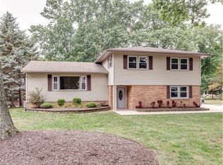 671 Woodland Dr, Tallmadge, OH