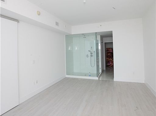 4th image of 2020 N Bayshore Dr APT 1504