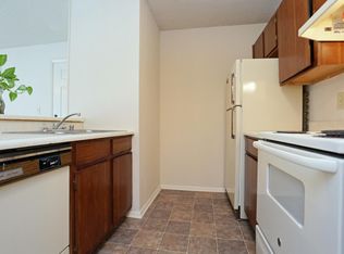 4240 Briar Green Dr SW STE 1, Huntsville, AL 35802