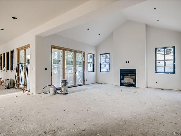 3rd image of 1609 S Corona St