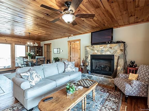 5th image of 615 Shoal Creek Trl