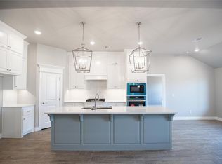 9321 NW 117th St, Yukon, OK 73099