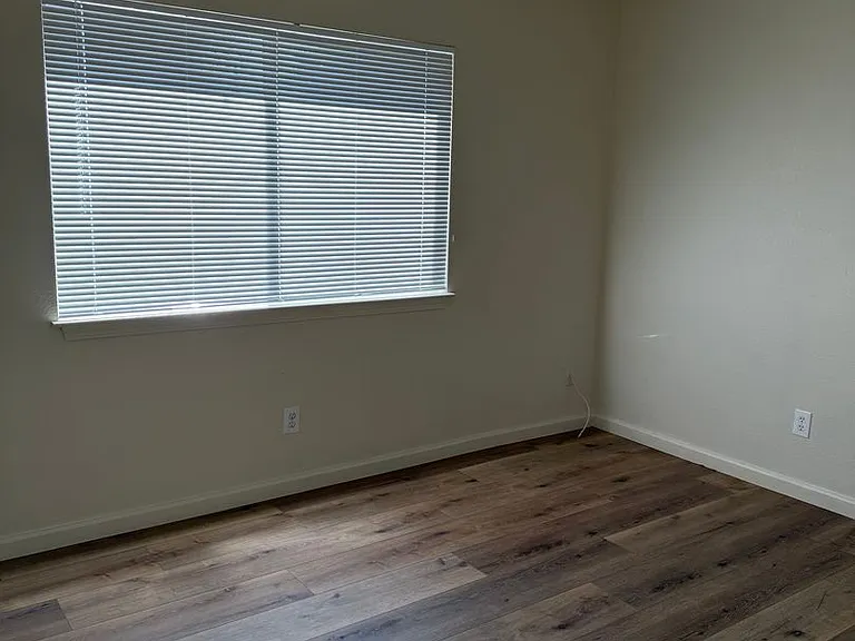 101 Tabor Ave — Photo 2
