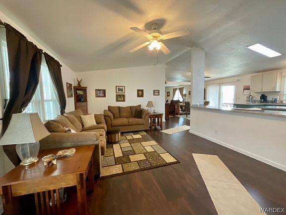 4th image of 682 Stahlman Drive
