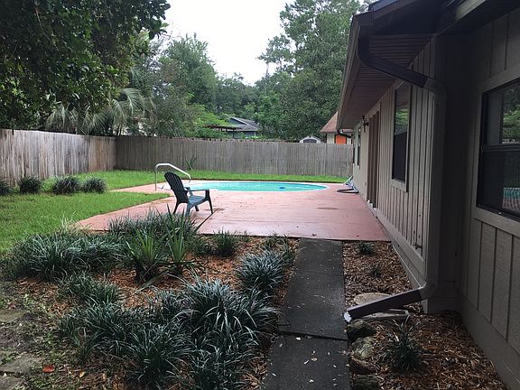3rd image of 3600 NW 108th Blvd