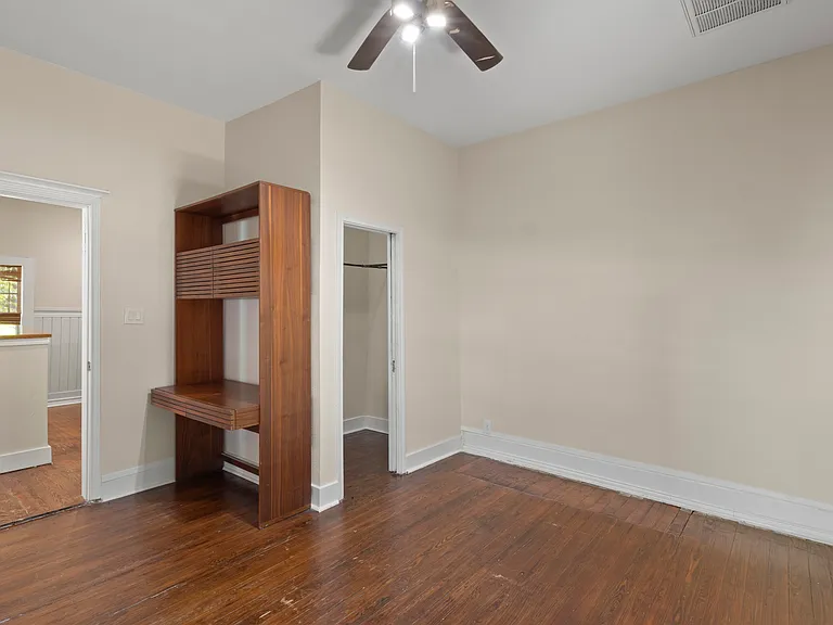 408 S College St — Photo 14