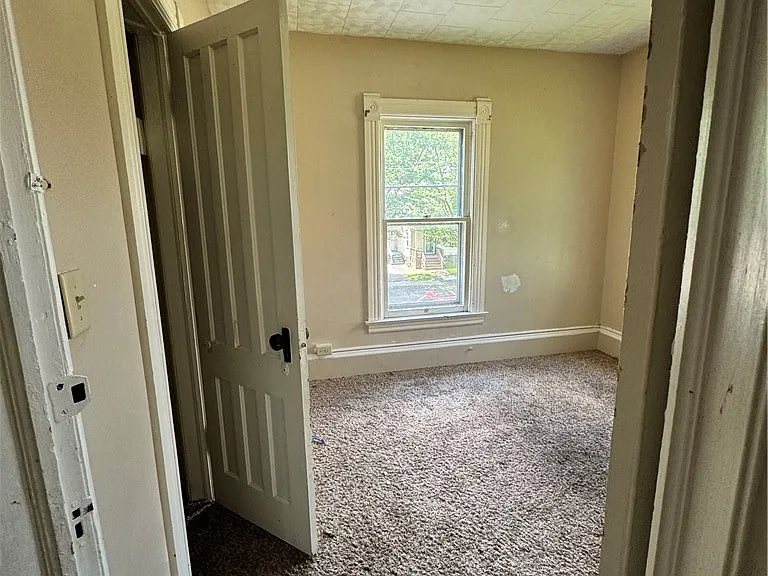 2331 Midland Ave — Photo 14