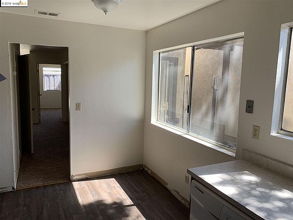 3rd image of 2351 Sequoia Dr