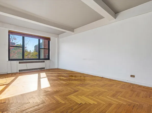 62 Park Terrace West image 3 of 18