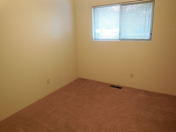 5th image of 4206 189th Pl SW