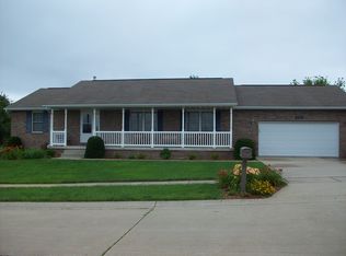 2532 Tanglewood Dr, Decatur, IL 62521