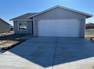 1321 W Polo Ridge Dr, Moses Lake, WA 98837