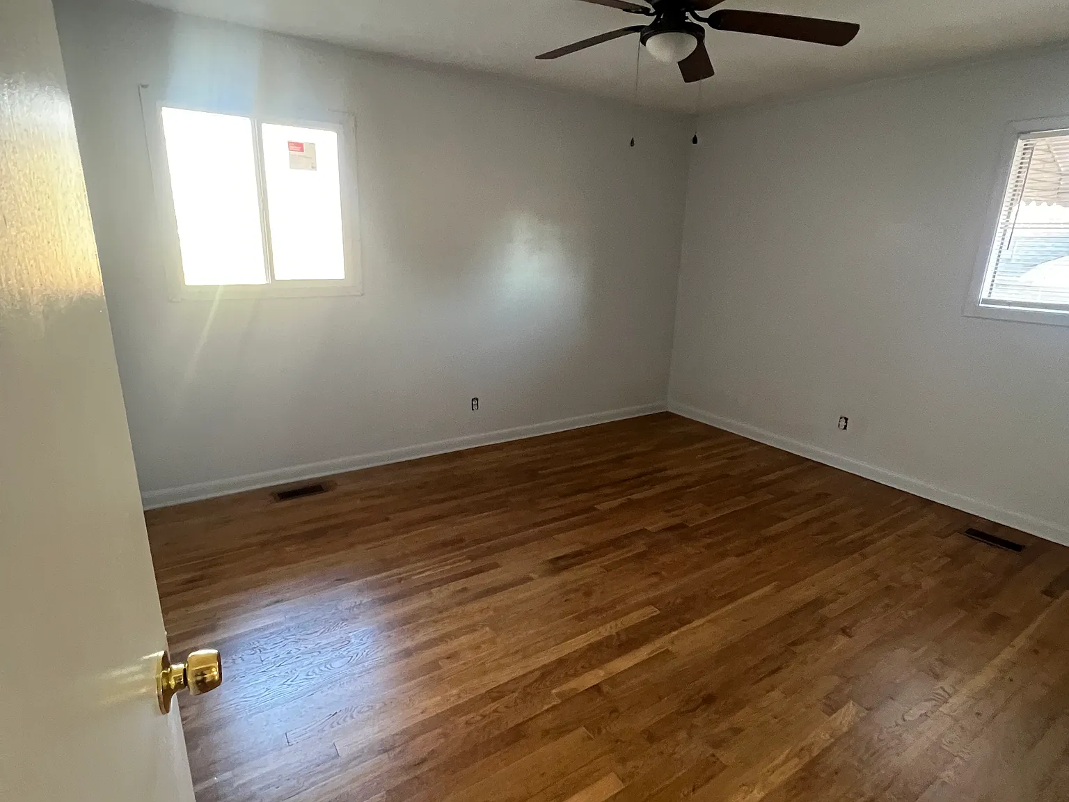 3 bed, 1.5 bath, 1185 sqft, $1,500 — Photo 2