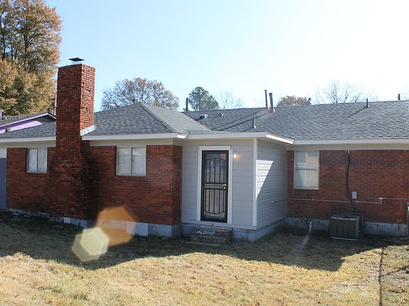4th image of 688 Lucille Ave