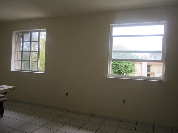 3rd image of 209 NE 141st St #1-2