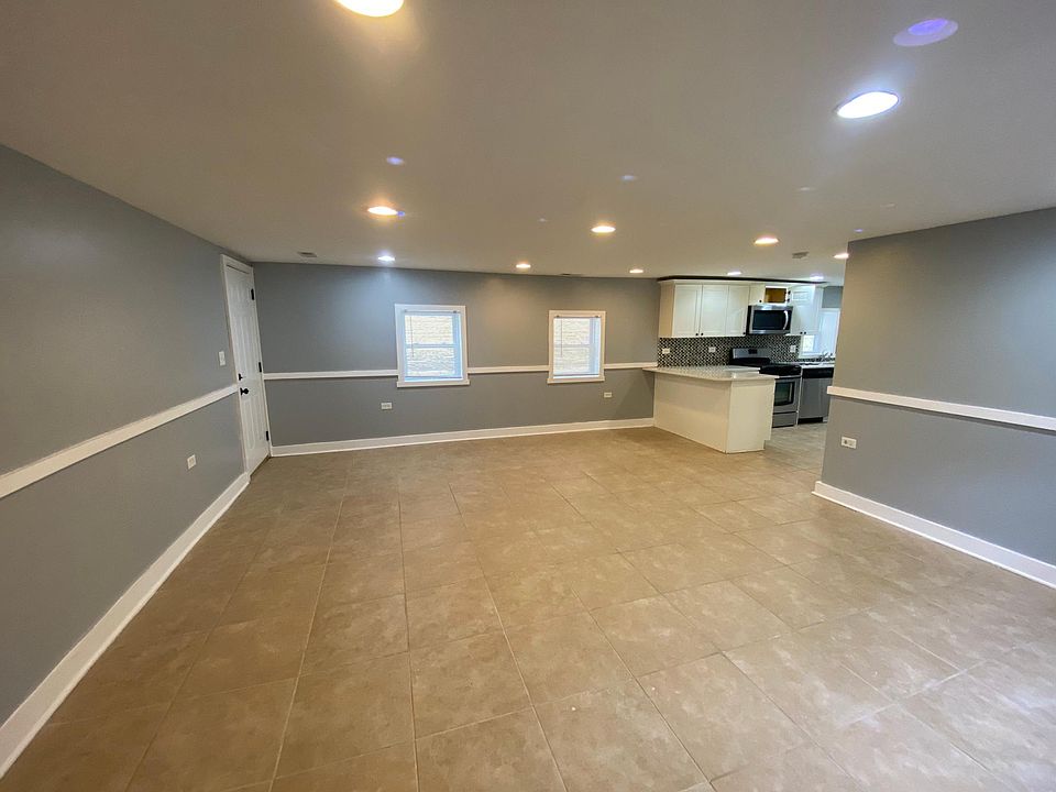 1st image of 2028 N Keeler Ave #G