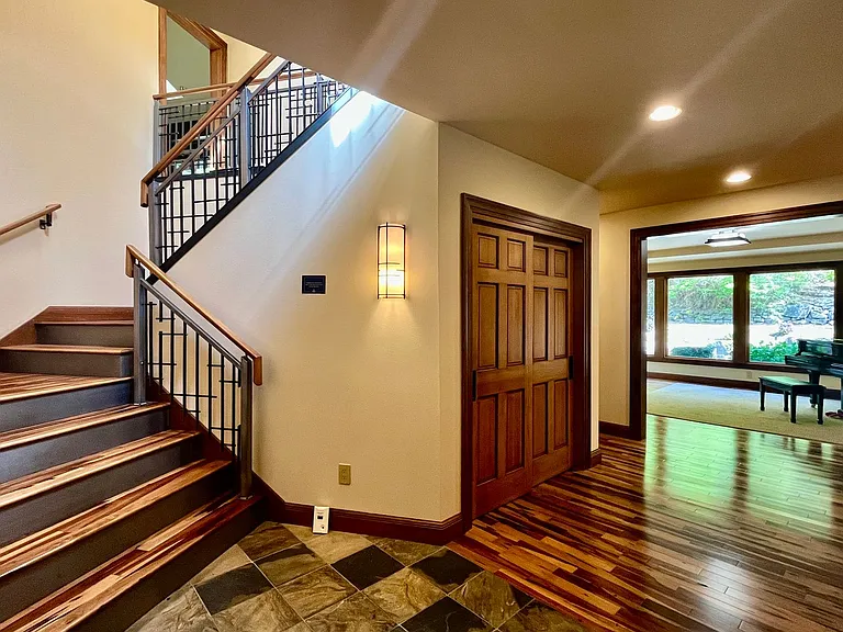 1130 Lancaster Way SE — Photo 6