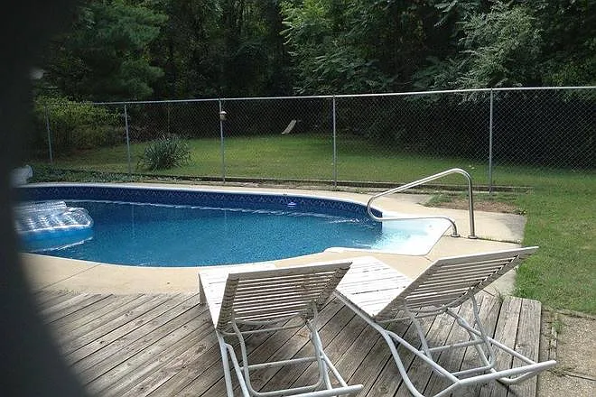 8000 Travis Ln