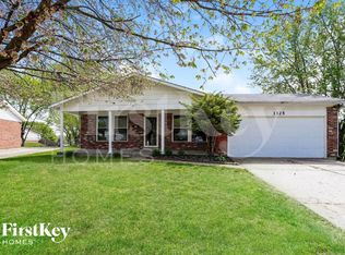 3325 Tom Sawyer Dr, Florissant, MO 63033