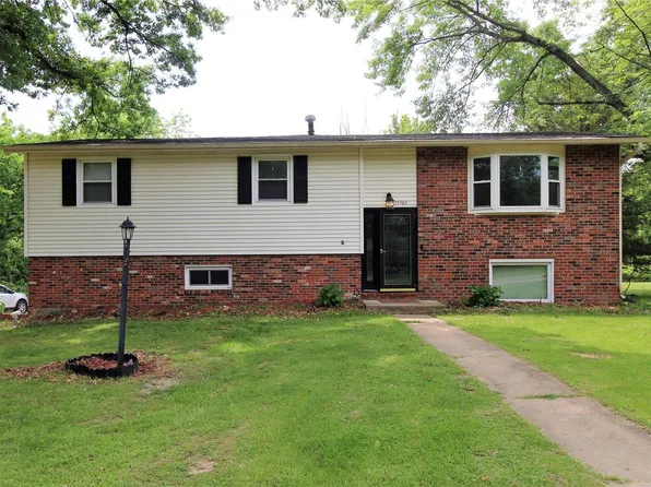 25483 Elsah Hills Dr, Elsah, IL 62028