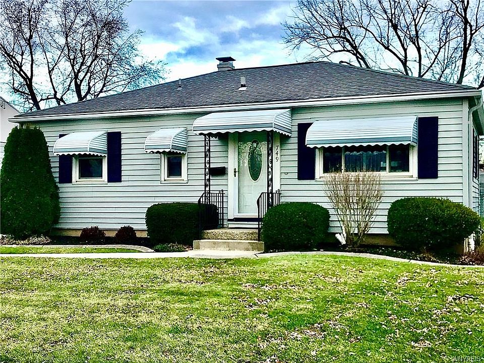 1st image of 749 Loretta St