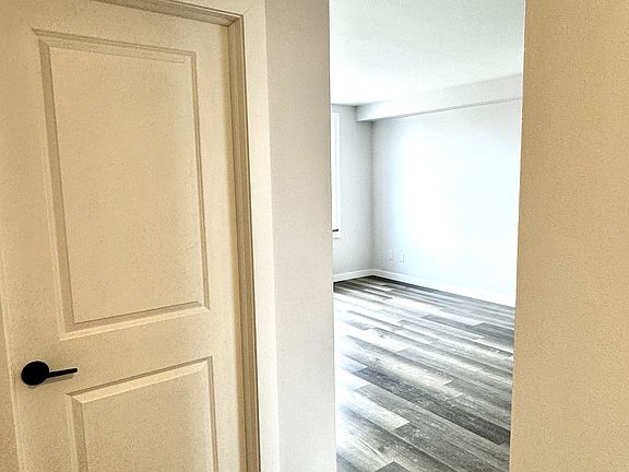 4th image of 1985 Westcott Rd #305