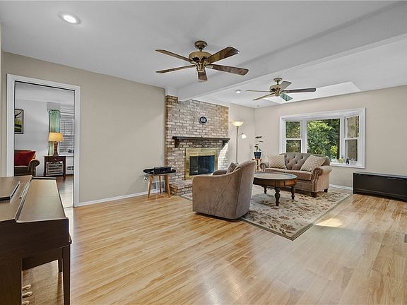 5th image of 21 Hidden Creek Cir