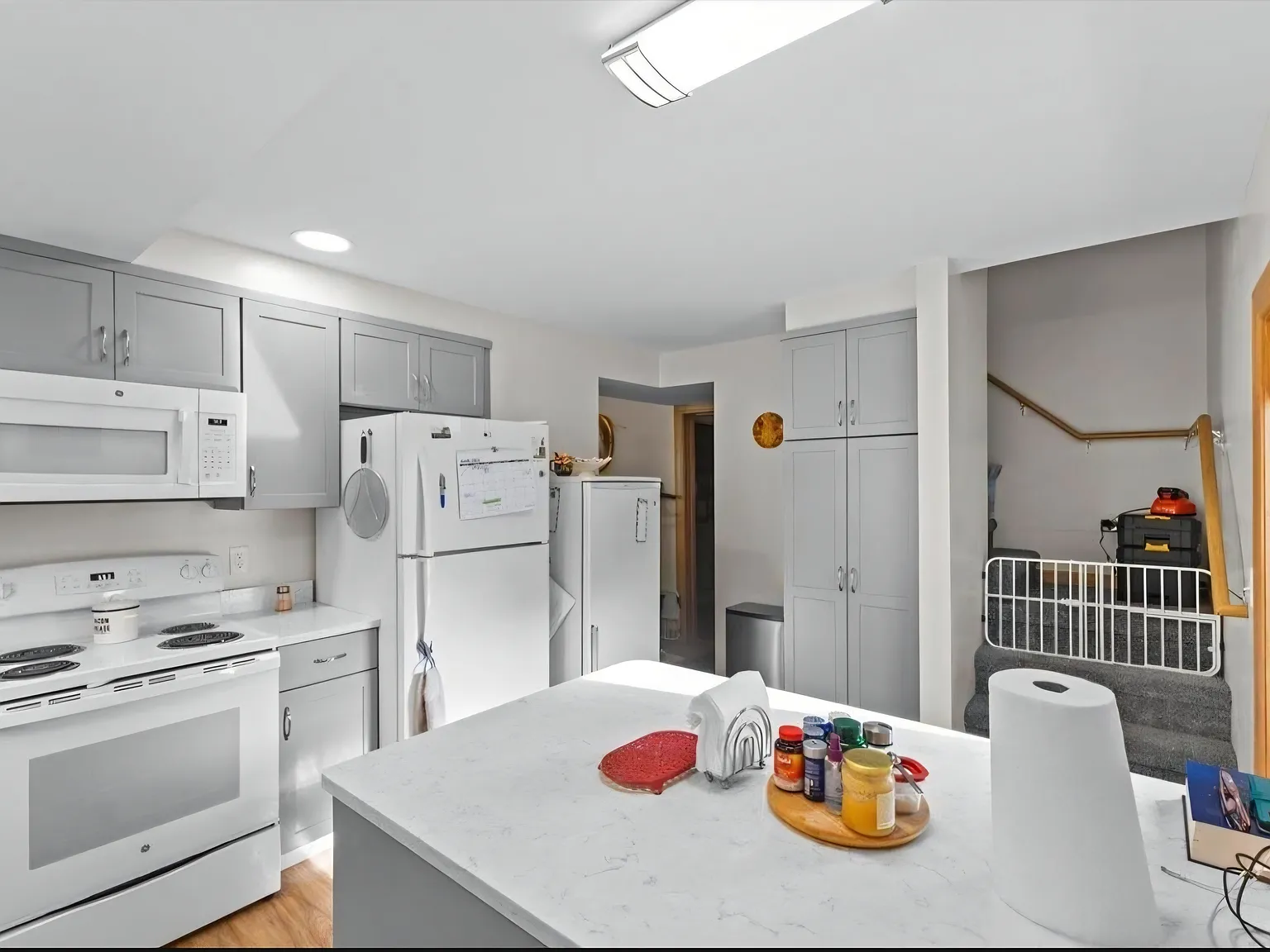 2 bed, 1000 sqft, $2,000 — Photo 3