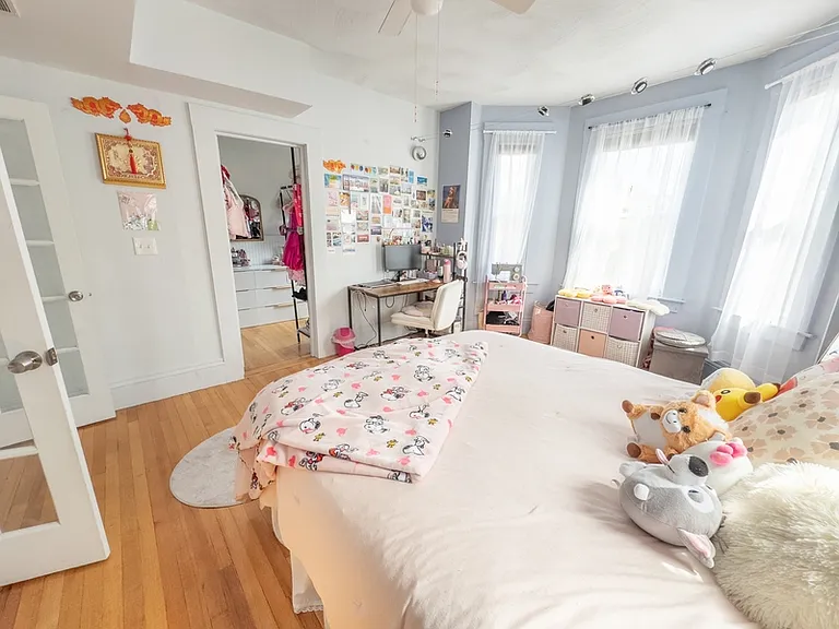 21 Essex St #2 — Photo 8
