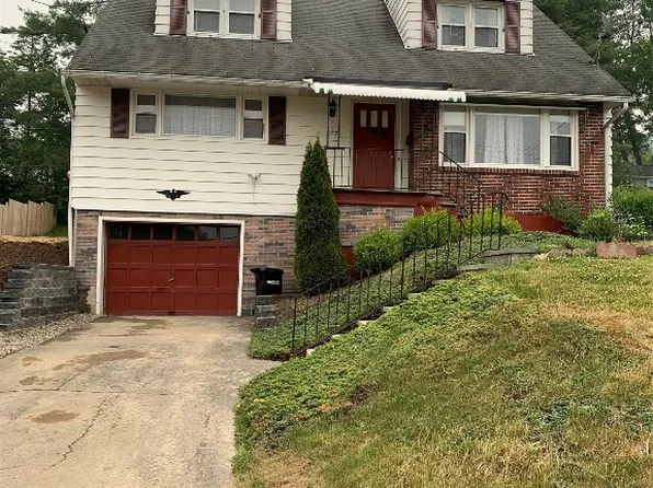 717 Pickwick Dr, Vestal, NY 13850