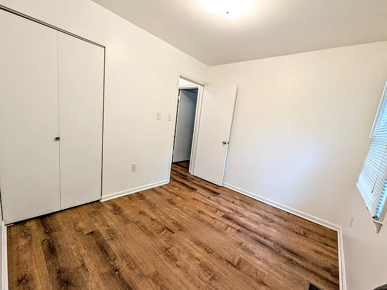5816 Burke Manor Ct — Photo 11