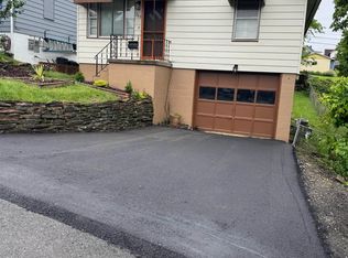 208 Buffalo Ave, Fairmont, WV 26554