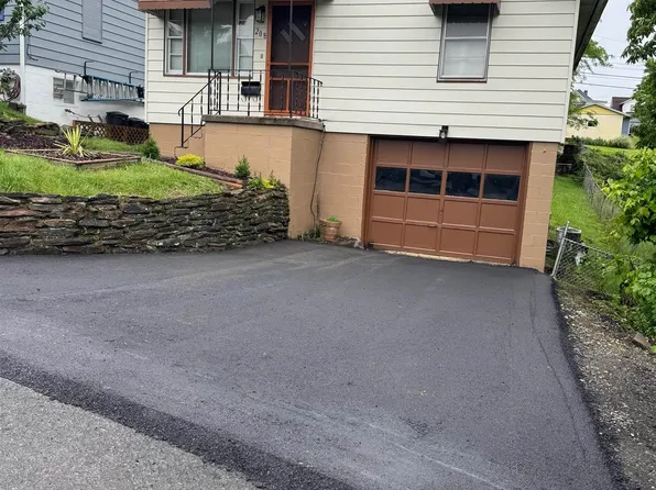 208 Buffalo Ave, Fairmont, WV 26554