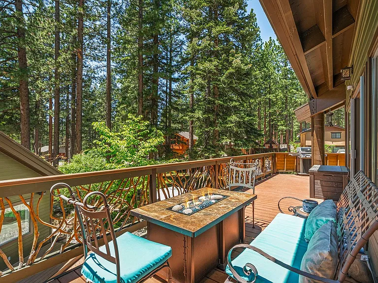 1091 Flume Rd — Photo 32