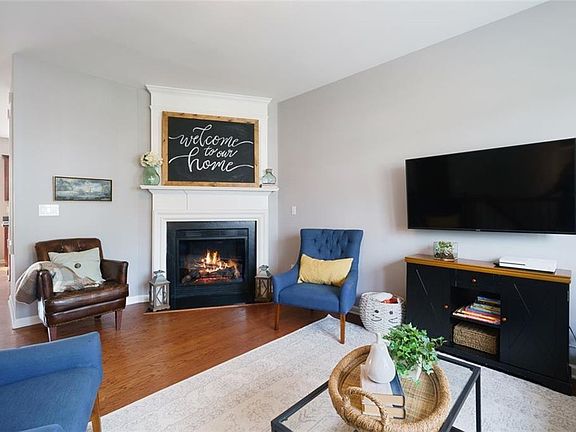 5th image of 211 Balaban Cir