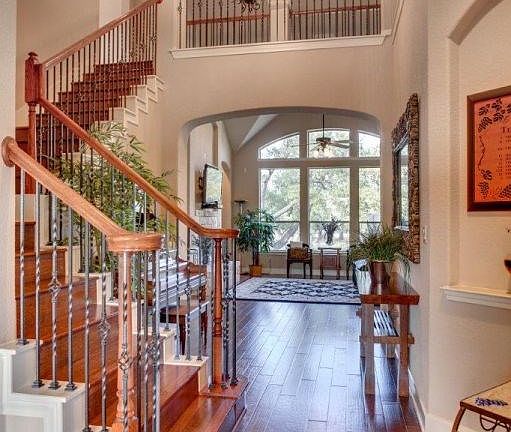 3rd image of 3505 La Cumbre Dr
