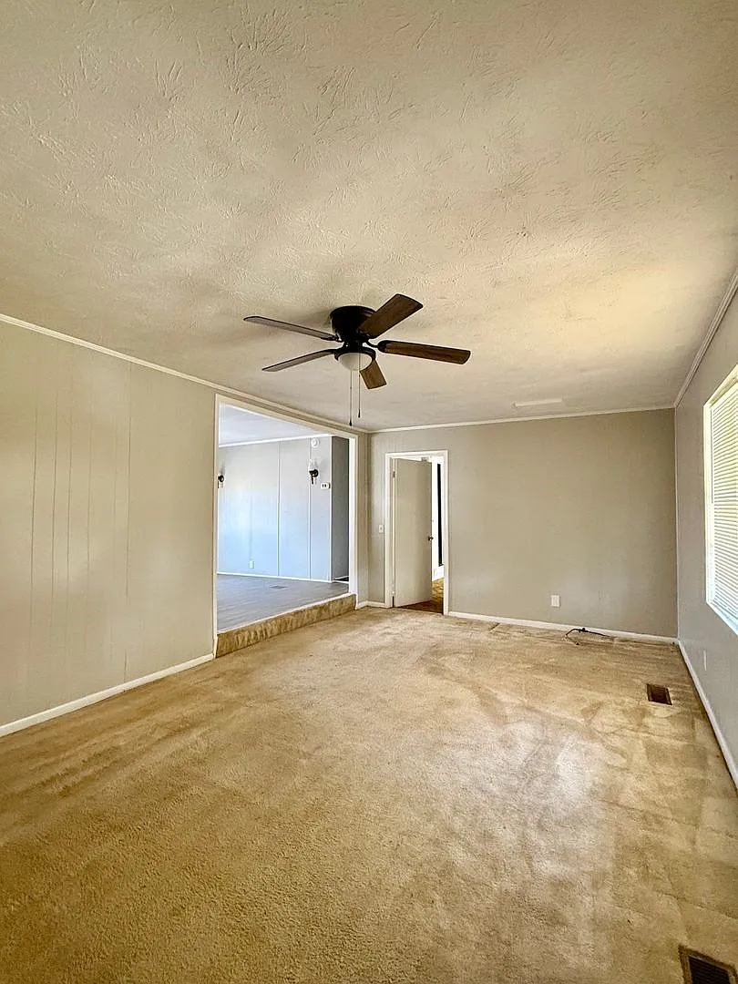 3 Bed/2 Bath House — Photo 4