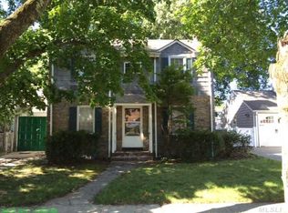 130 Home St, Valley Stream, NY 11580
