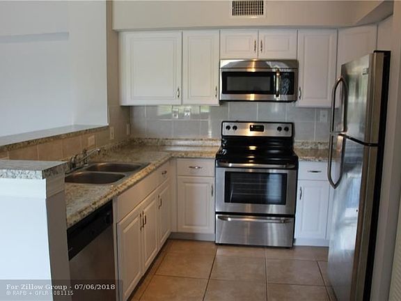 3rd image of 7904 Sonoma Springs Cir APT 305