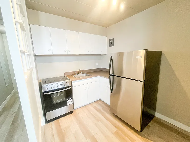 801 Grey St — Photo 11
